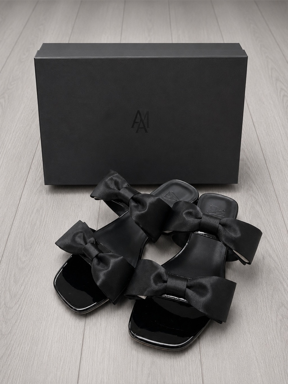 AAJ by Aminah Women’s Black Satin Bow Flat Sandals Jody with Box size 7.5